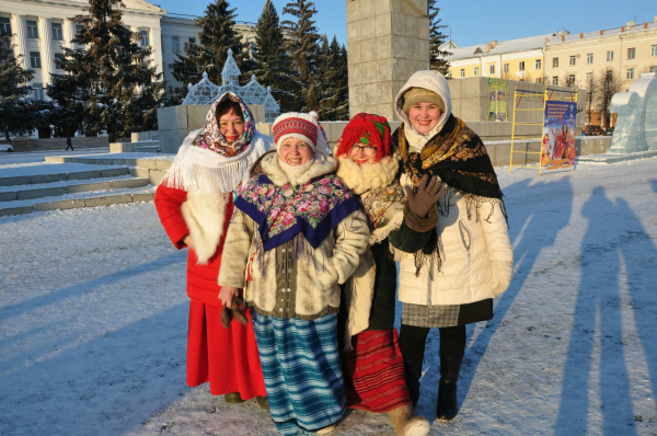 Коляда, коляда, отворяй ворота!