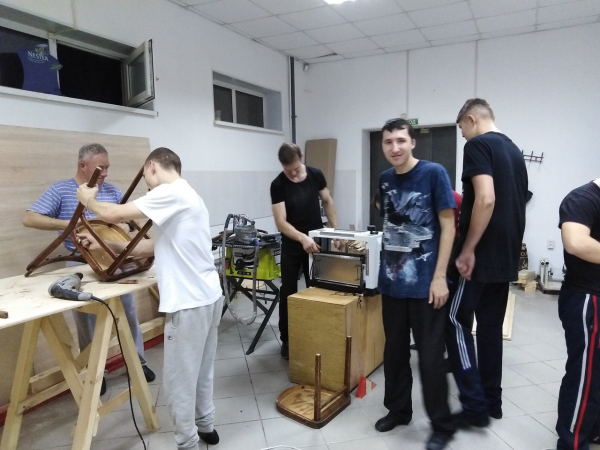 В Кургане открылась инклюзивная мастерская и стало больше инклюзивных танцев.